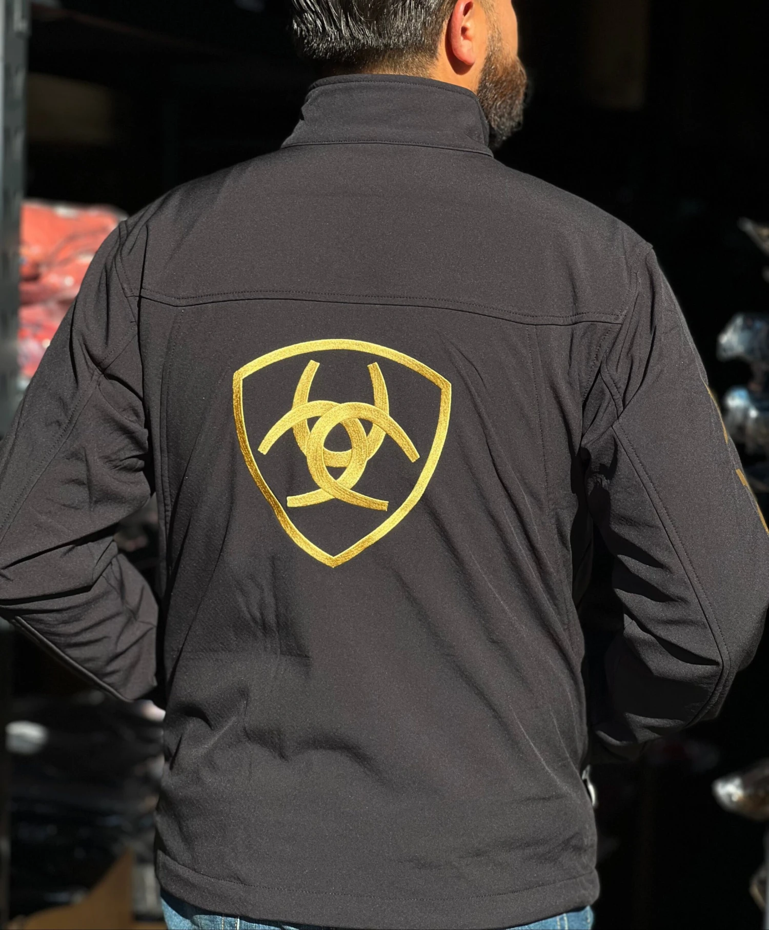 Ariat NEW Men’s Blk/Gold Soft-Shell Jacket 1 Ariat NEW Men’s Blk/Gold Soft-Shell Jacket
