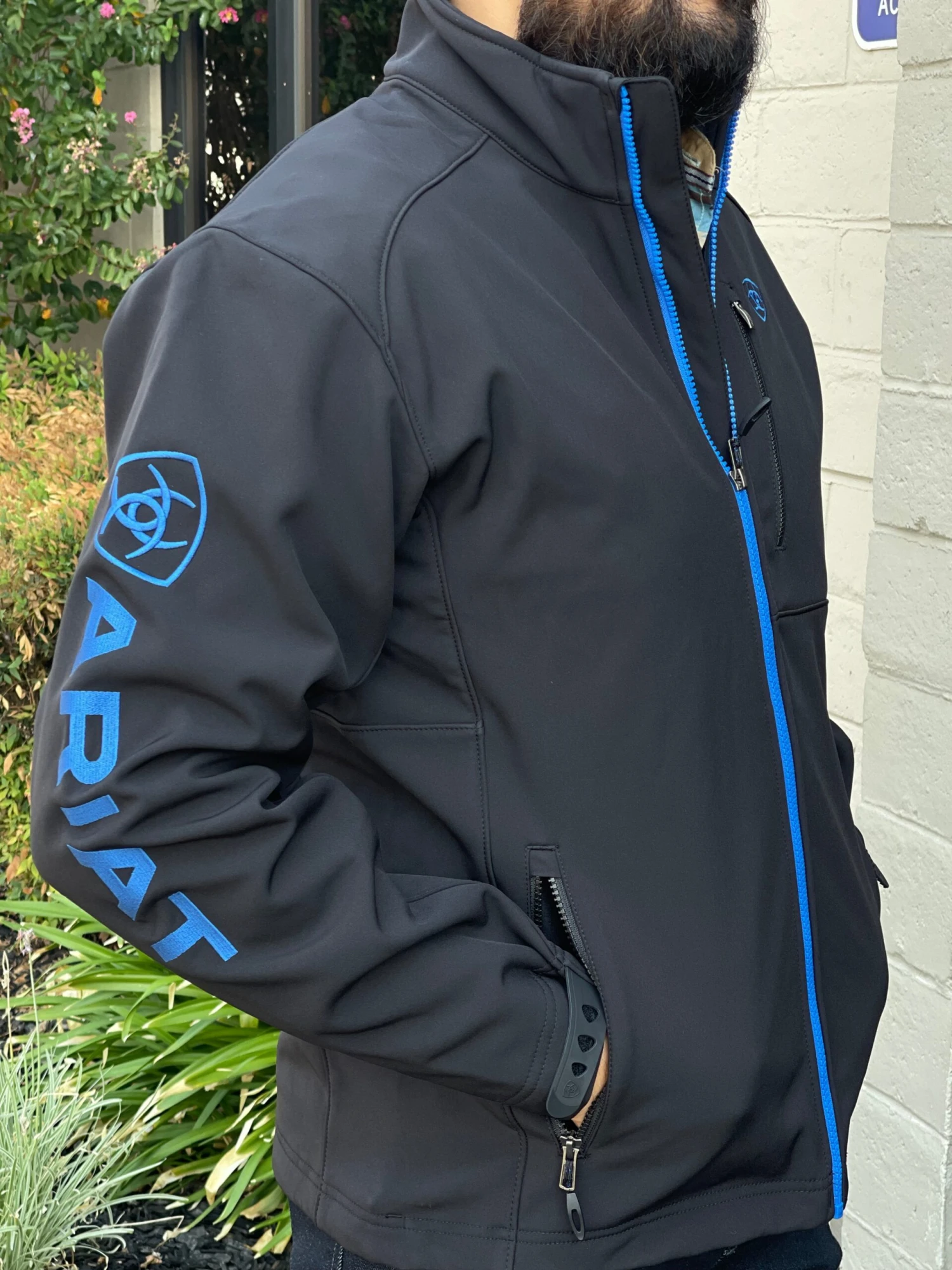 Ariat Men’s Blue Coralt Soft-Shell Jacket 1 Ariat Men’s Blue Coralt Soft-Shell Jacket