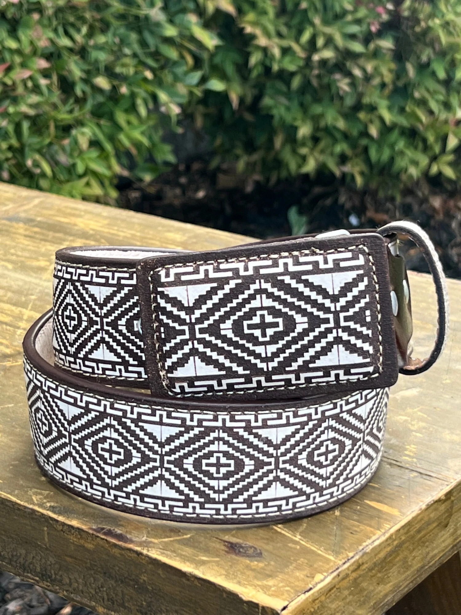 Flor Lazer Cut Leather Belt - Cafe (Brown) / Blanco (White) 1 Flor Lazer Cut Leather Belt - Cafe (Brown) / Blanco (White)