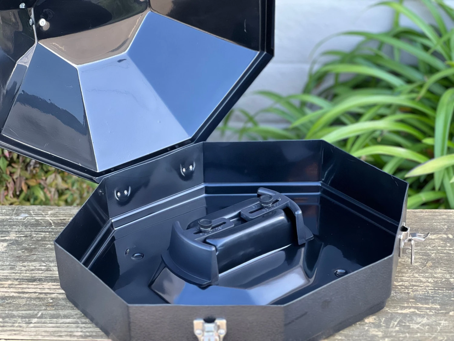 Hat Carrying Case (Black) - White Diamond Boots 2 Hat Carrying Case (Black) - White Diamond Boots - Image 2