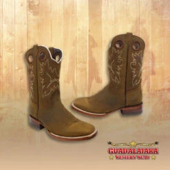 Reywelt Crazy Horse Square Toe Short Cowgirl Boots